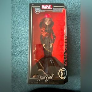 Brand New in the box Marvel Fan Girl, Madame Alexander Collection